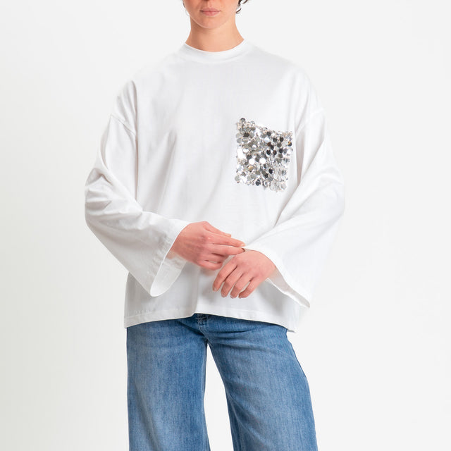 Tensione in-T-shirt over taschino maxi paillettes - panna