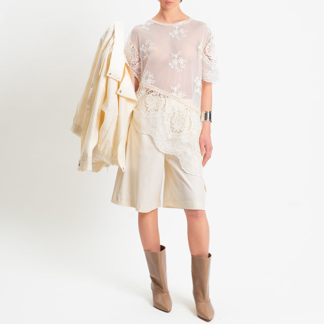 Tensione in-Bermuda in cotone elasticizzato - panna