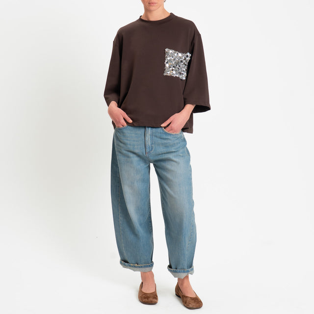 Tensione in-Felpa light con taschino maxi paillettes - cioccolato