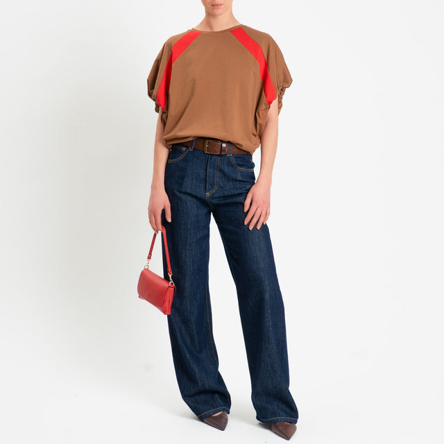 Tensione in-T-shirt bicolore - cammello/rosso