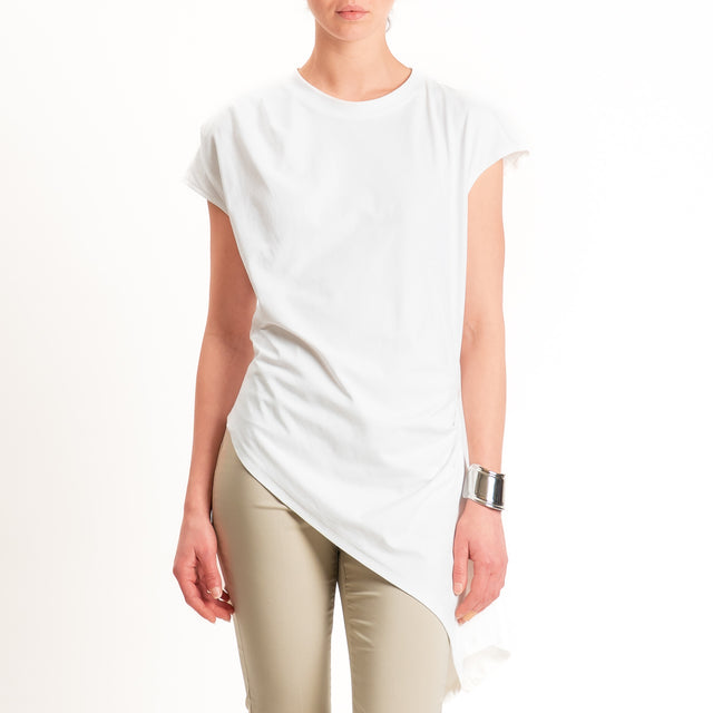 Tensione in-T-shirt asimmetrica ripresa laterale - panna