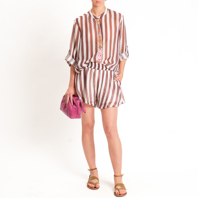 Tensione in-Camicia mussola a righe con ricami - panna/cuoio