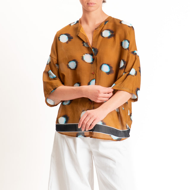 Tensione in-Camicia mussola fantasia - tabacco/sky
