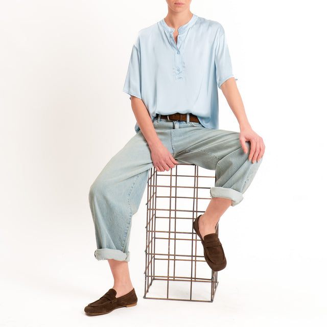 Tensione in-Blusa serafino satin elasticizzato - cielo