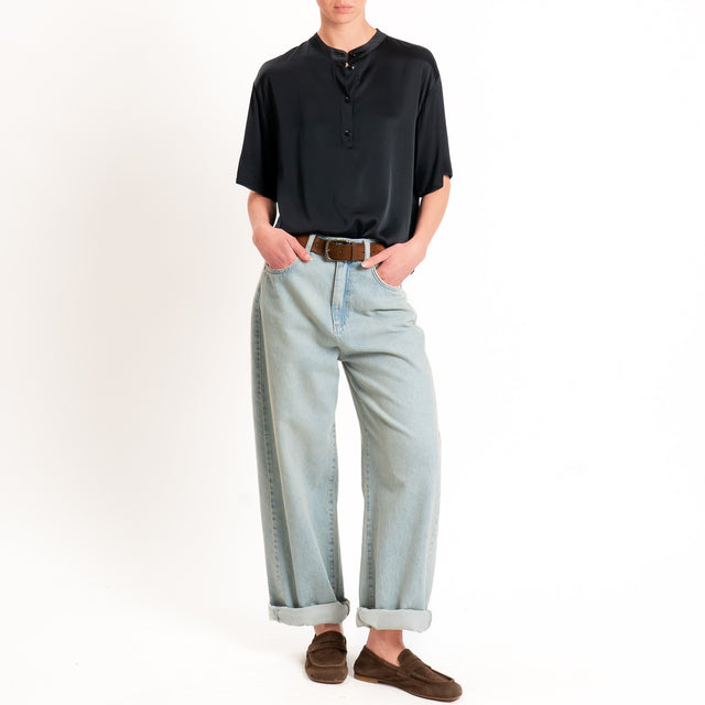 Tensione in-Blusa serafino satin elasticizzato - nero