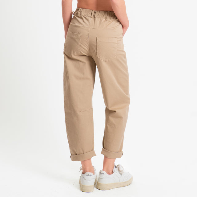 Tensione in-Pantalone barrel fit elastico dietro - sabbia