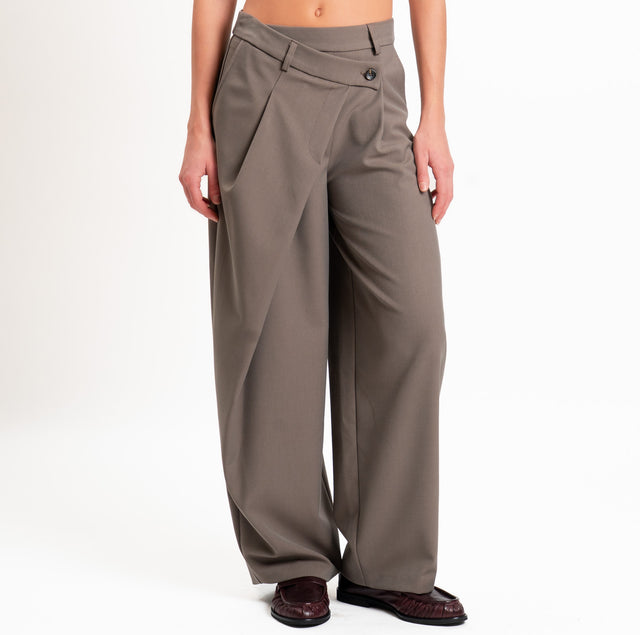 Tensione in-Pantalone misto lana chiusura asimmetrica - nocciola