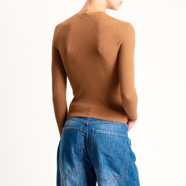 Tensione in-Maglia chester a costine - camel