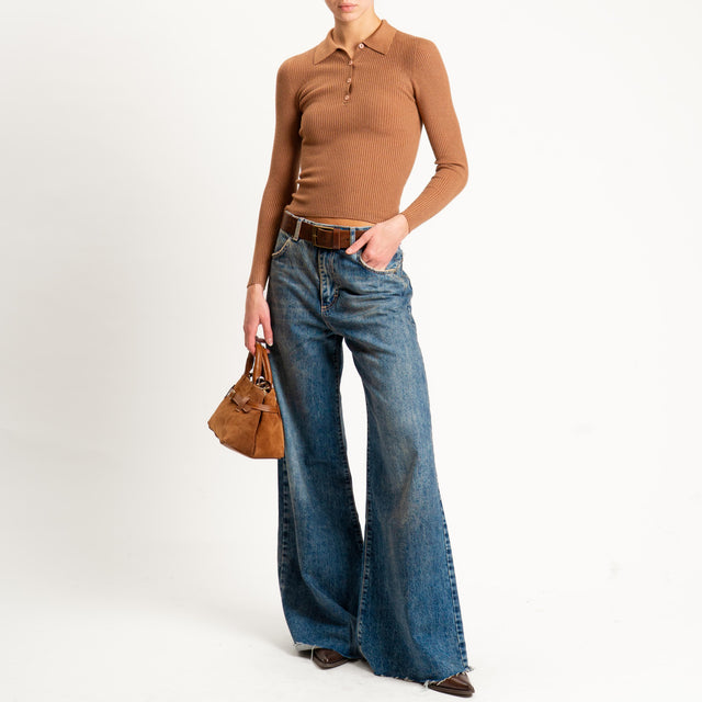 Tensione in-Maglia collo polo a costine - camel