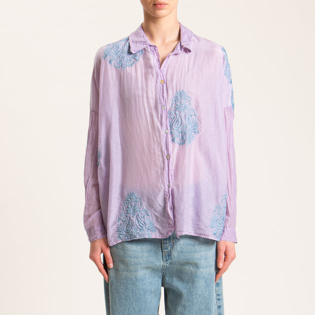 Tensione in-Camicia misto seta con ricami - glicine/avio