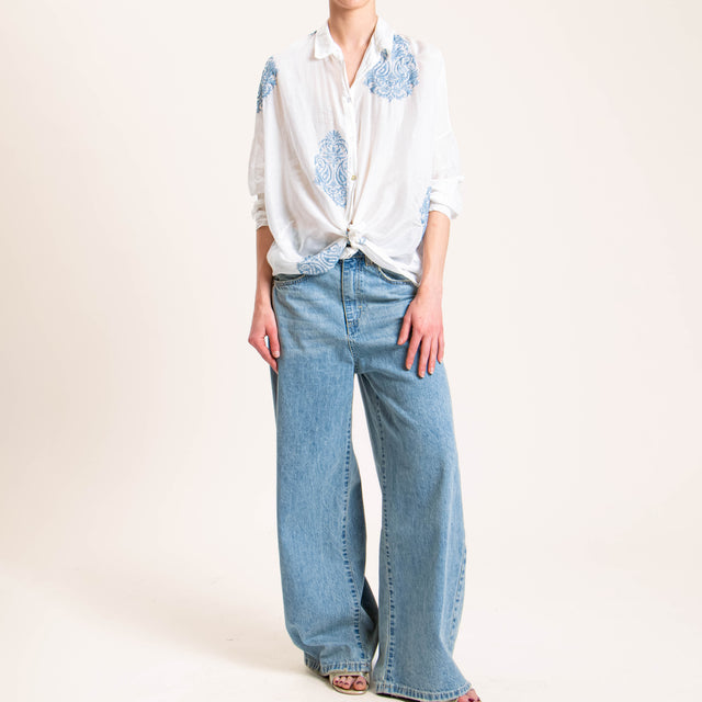 Tensione in-Camicia misto seta con ricami - latte/avio