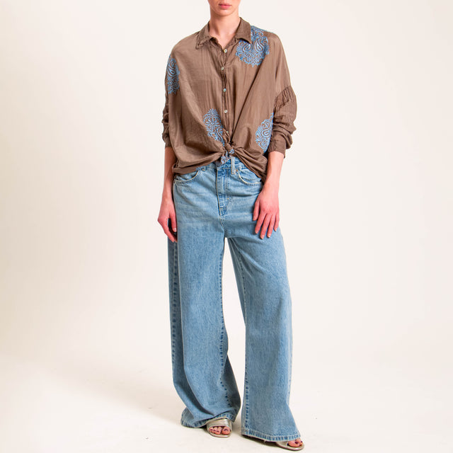 Tensione in-Camicia misto seta con ricami - moka/avio