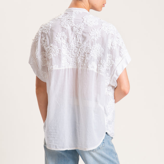 Tensione in-Camicia mussola con ricami - panna