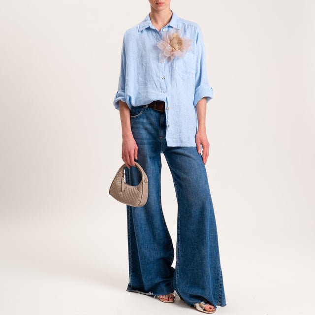 Tensione in-Camicia in lino con spilla fiore - nuvola