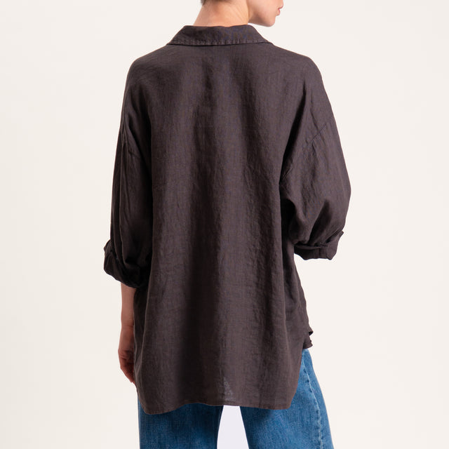 Tensione in-Camicia in lino con spilla fiore - moro
