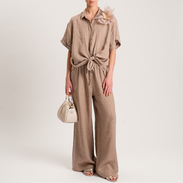Camisa de lino 100 % con broche de flores - camel