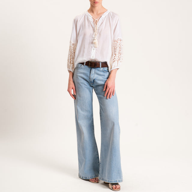 Tensione in-Camicia mussola misto seta manica crochet - bianco/burro