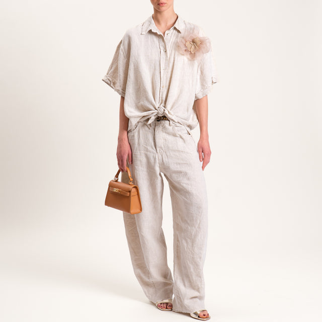 Tensione in-Camicia lino spilla fiore mezza manica - gesso