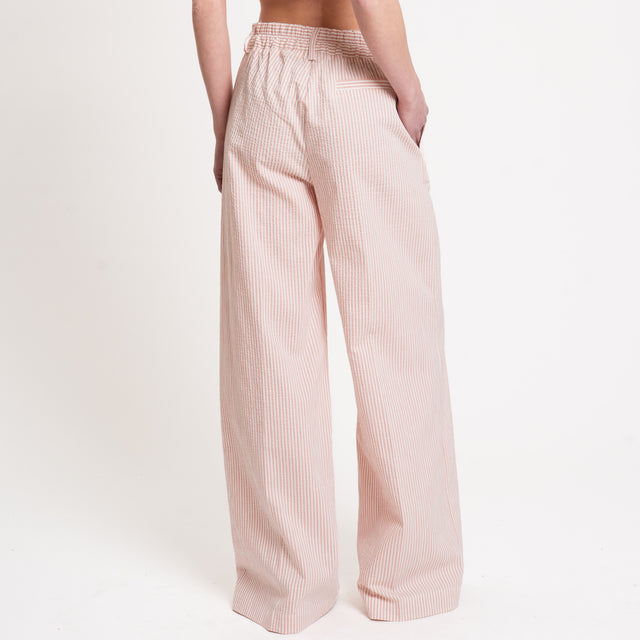 Tensione in-Pantalone a righe elastico dietro tessuto seersucker - cipria