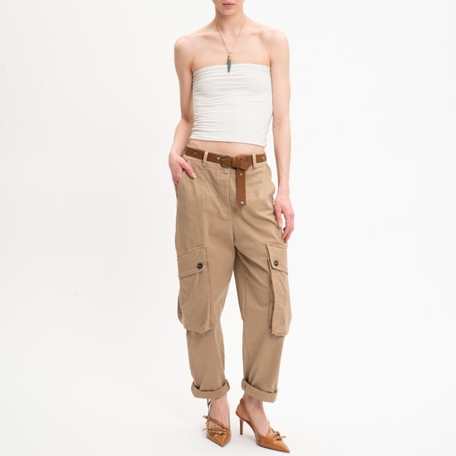Tensione in-Pantalone cargo con cintura - camel