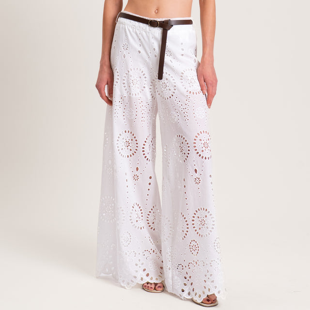 Pantalón de tensión perforado con bordado - blanco