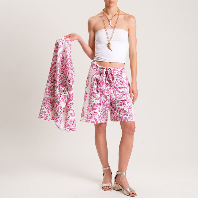 Pantalones cortos de lino con estampado floral en color leche/fucsia