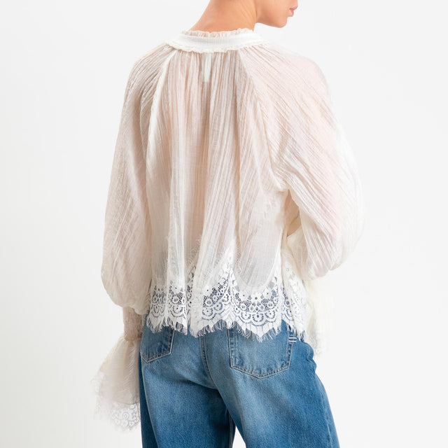 Tensione in-Blusa scollo v tessuto goffrato con pizzo - panna
