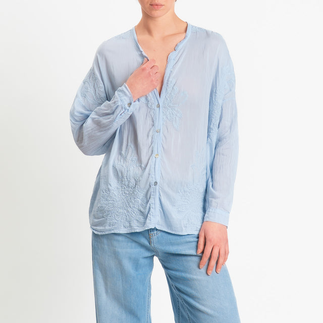 Tensione in-Camicia mussola con ricami misto seta - sky
