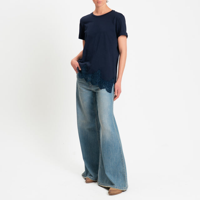 Tensione in-T-shirt asimmetrica con pizzo - blu