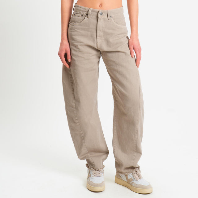 Tensione in-Jeans barrel sfrangiato - sabbia
