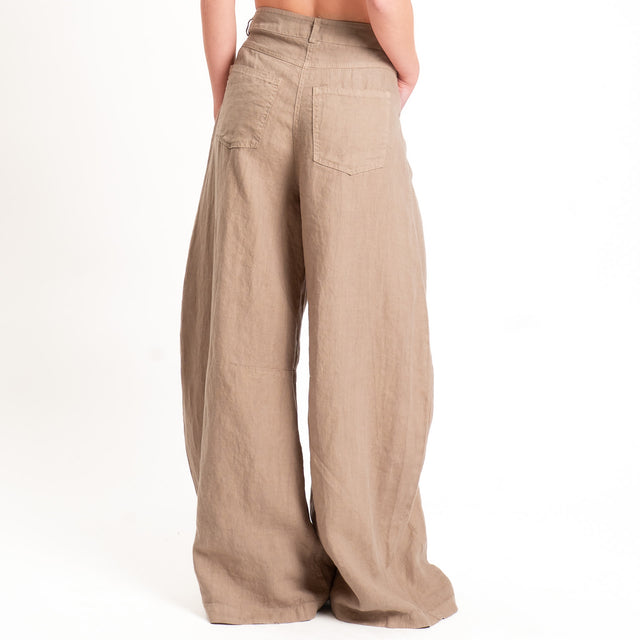 Tensione in-Pantalone LOUVRE barrel fit 100% lino- cammello