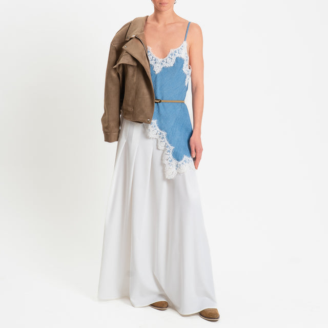 Tensione in-Top chambray asimmetrico con pizzo - denim