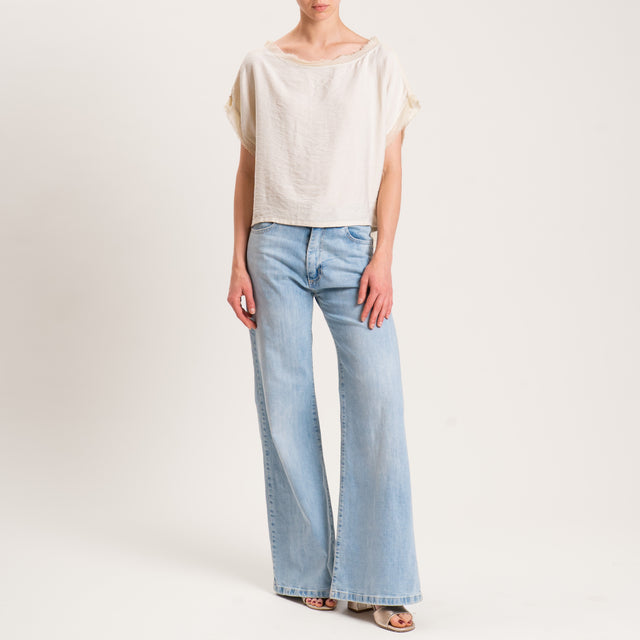 Tensione in-Blusa viscosa goffrata scatola bordi sfrangiati - sand