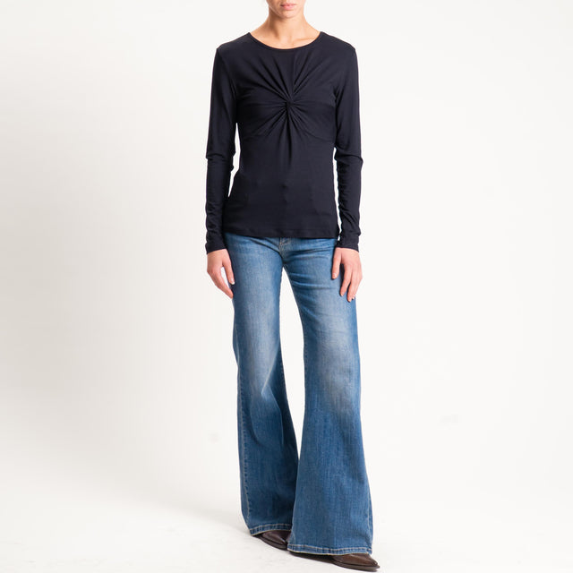 Tensione in- T-shirt in jersey con nodo - nero