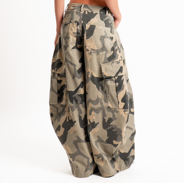 Tensione in-Pantalone barrel cargo camouflage - militare/nero/beige