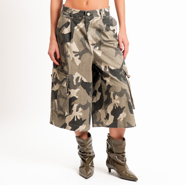 Tensione in-Bermuda cargo camouflage - militare/nero/beige