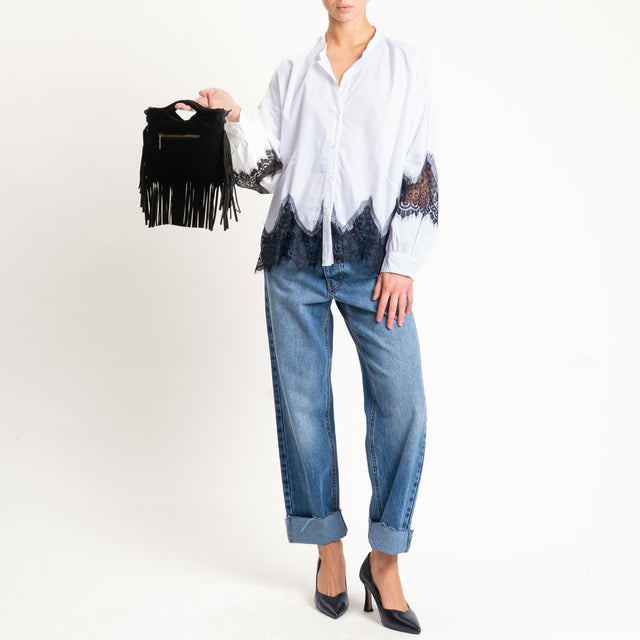 Tensione in- Camicia collo coreana con pizzo - bianco/nero