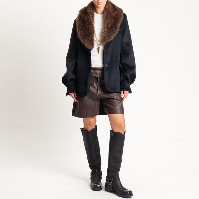 Tensione in- Giacca in velour con ecopelliccia - Nero