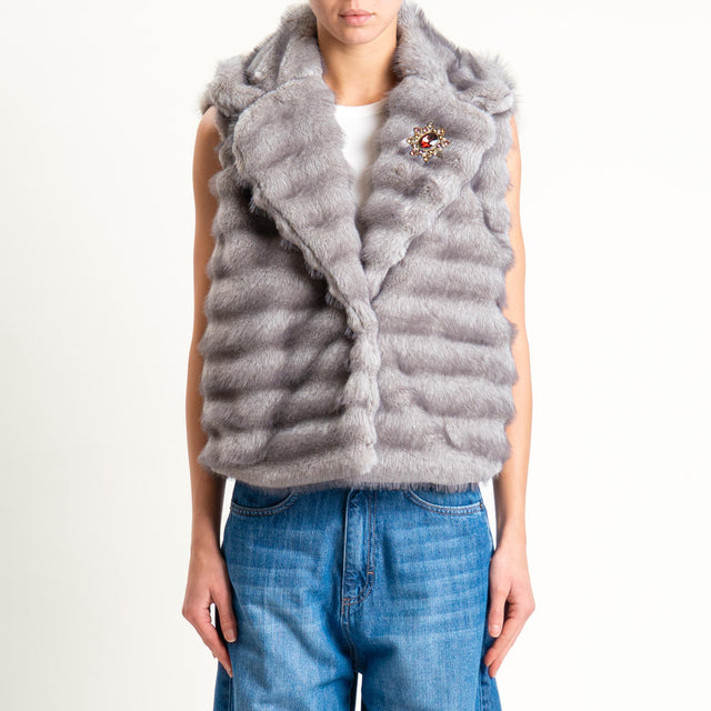Tensione in-Gilet ecopelliccia con spilla - grigio