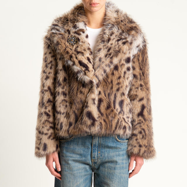 Tensione in-Ecopelliccia animalier con spilla - beige/latte/moro