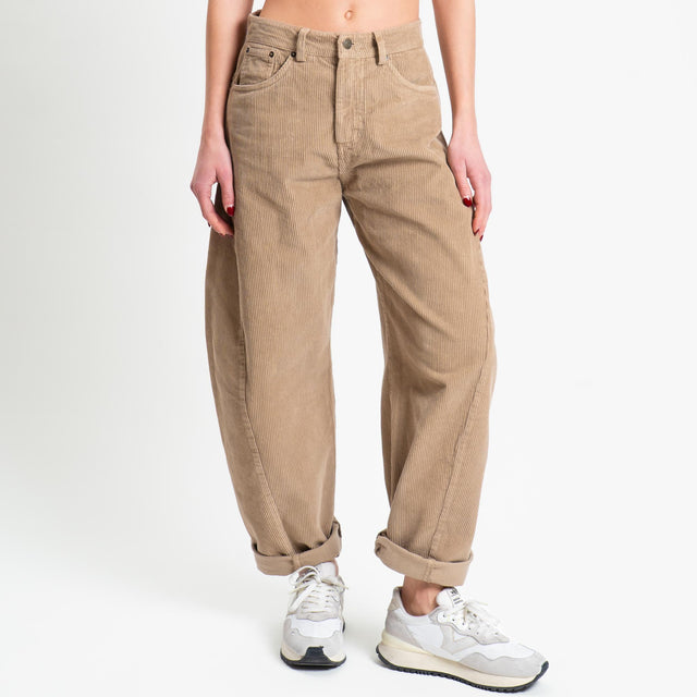 Tensione in-Pantalone barrel in velluto 500 righe - camel