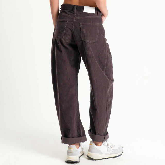 Tensione in-Pantalone barrel in velluto 500 righe - moro