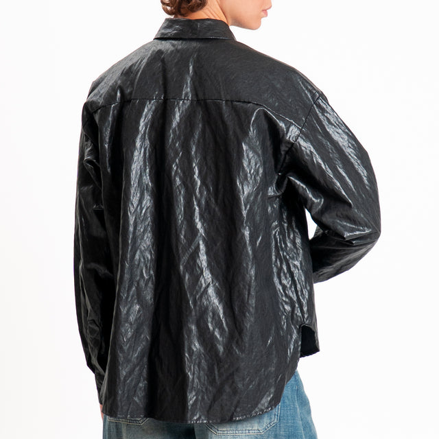 Tensione in-Camicia similpelle tasca con borchie - nero