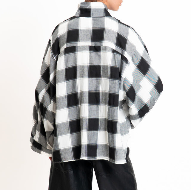 Tensione in-Camicia check manica ampia - latte/nero