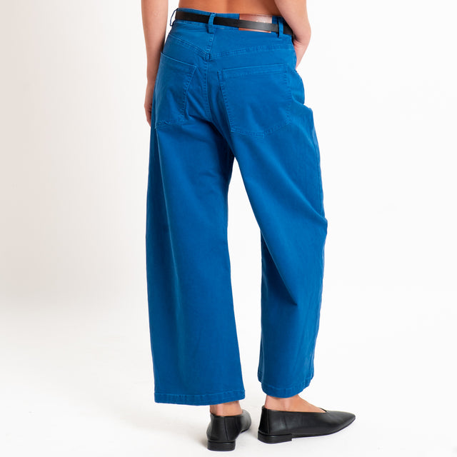 Tensione in-Pantalone cropped con cintura - royal