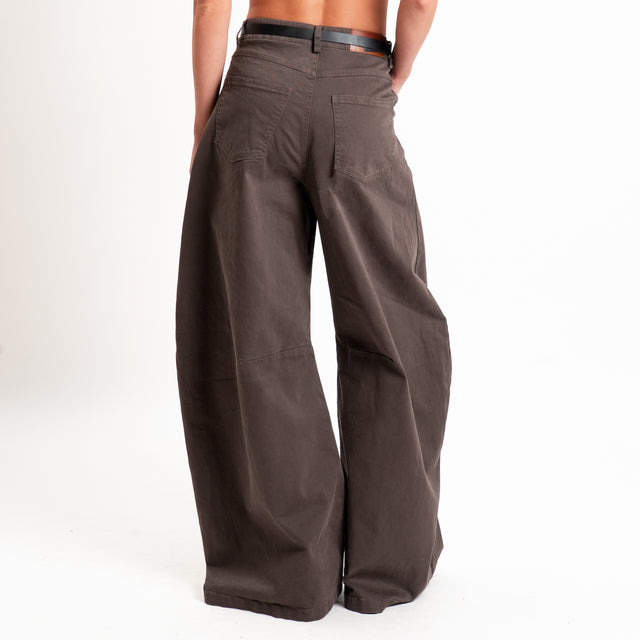 Tensione in-Pantalone barrel con cintura - moro