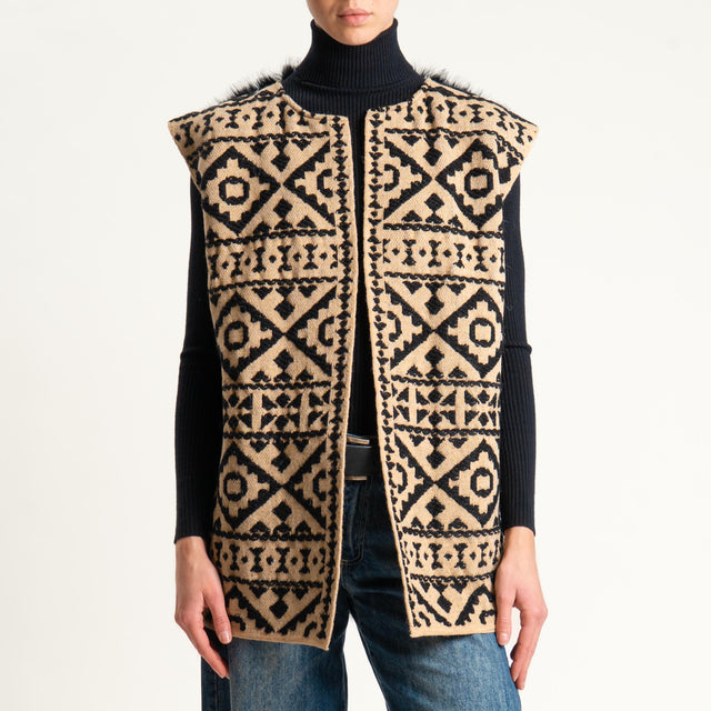Tensione in-Gilet ecopelliccia fantasia etnica - camel/nero