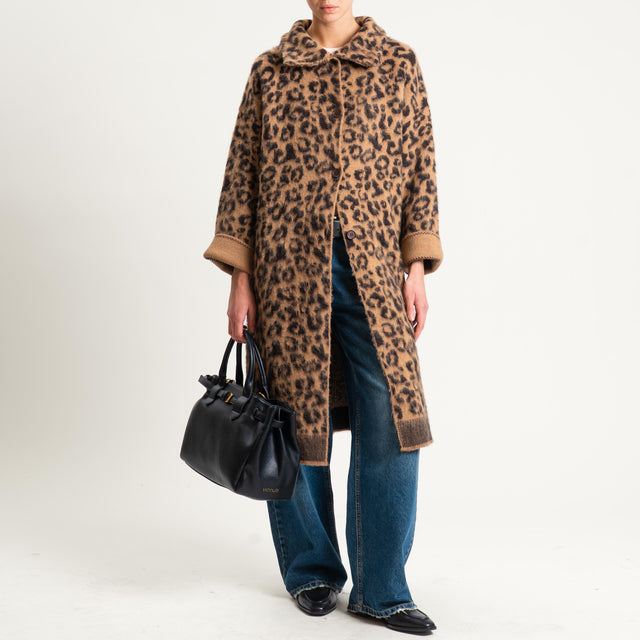 Tensione in- Cappotto in maglia animalier misto al - camel/nero