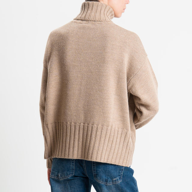 Tensione in-Maglia scatola collo alto misto alpaca - camel
