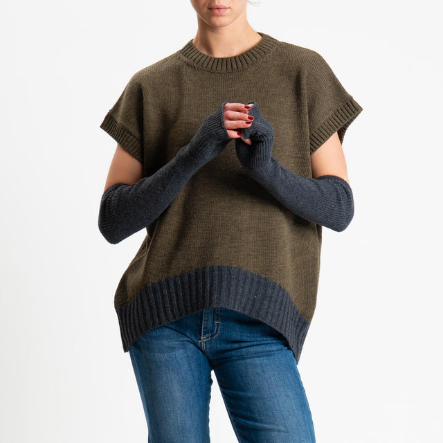 Tensione in-Gilet stondato con manicotti misto lana - green/charcoal